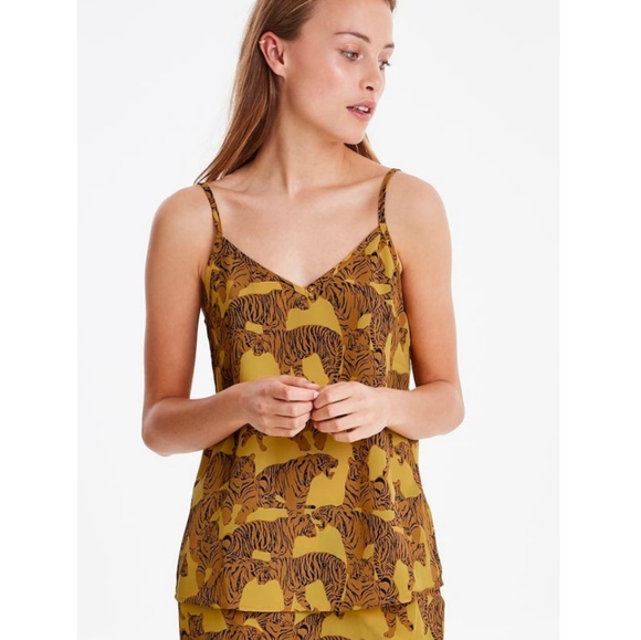 ICHI Tops - NWT ICHI Tiger Print Camisole Top